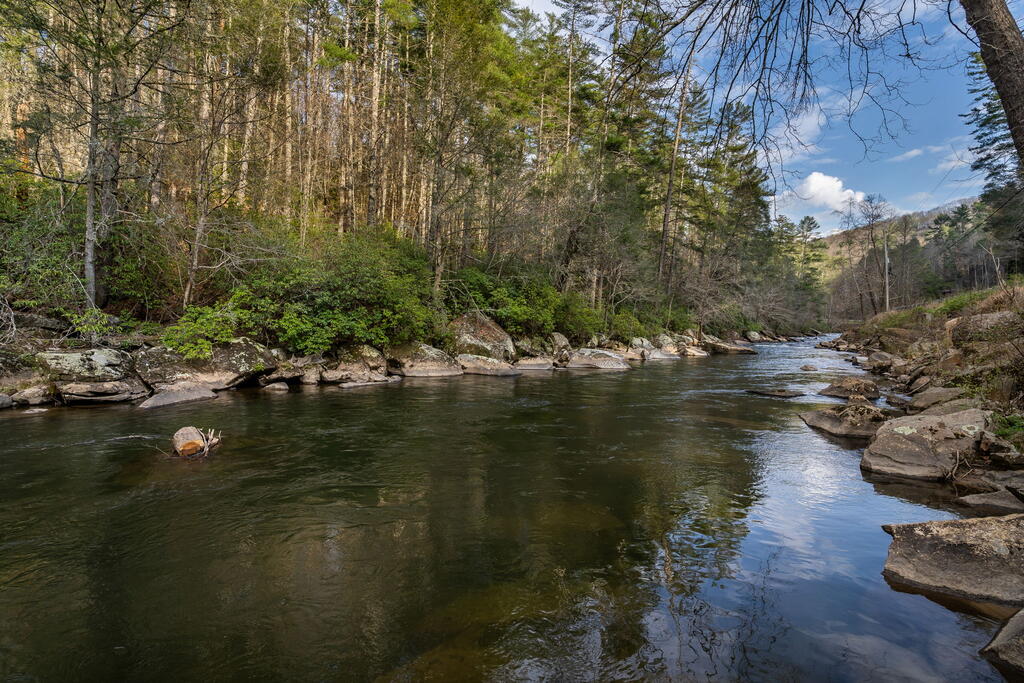 967 River Bend Lane