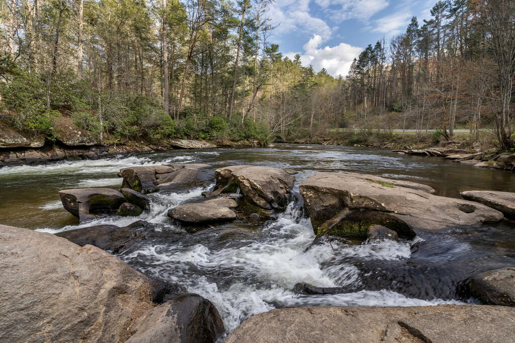 967 River Bend Lane