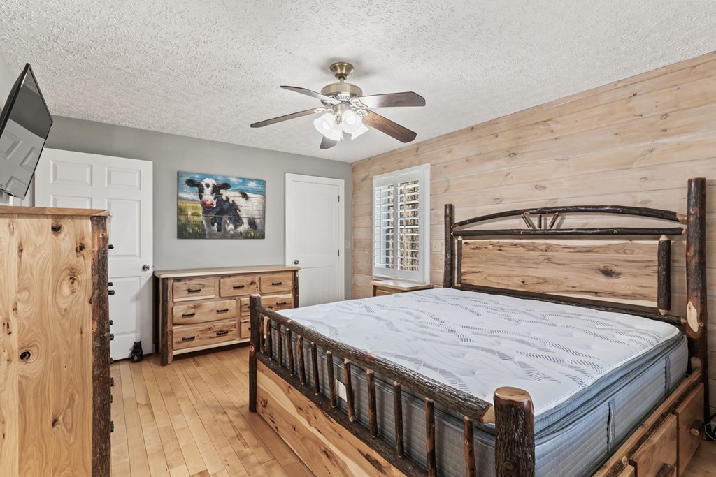 1132 Hells Hollow Road