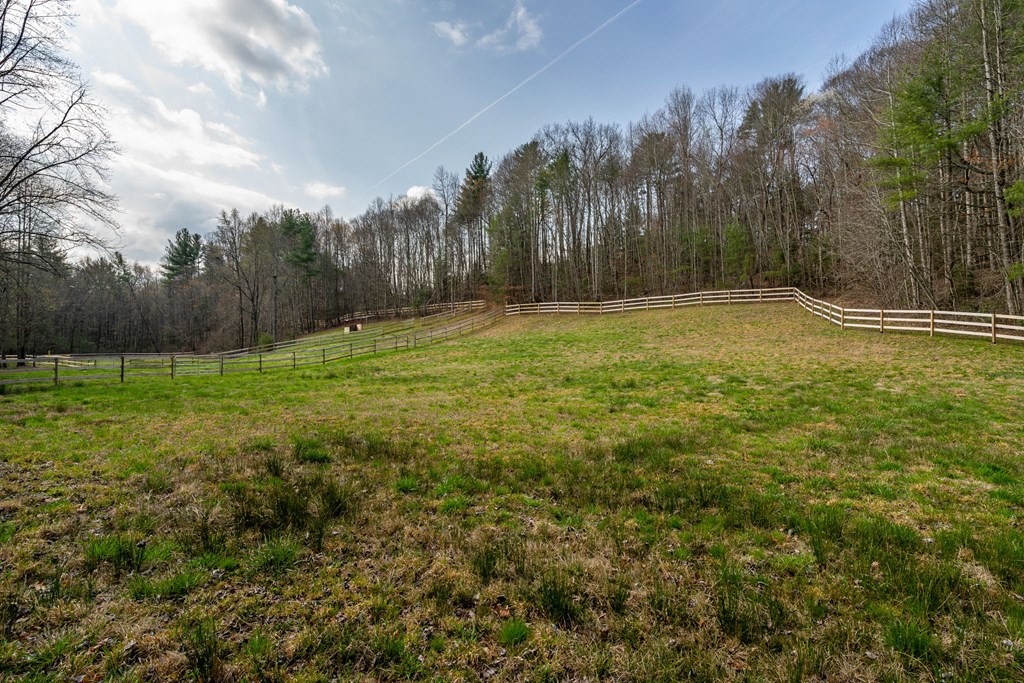 1132 Hells Hollow Road