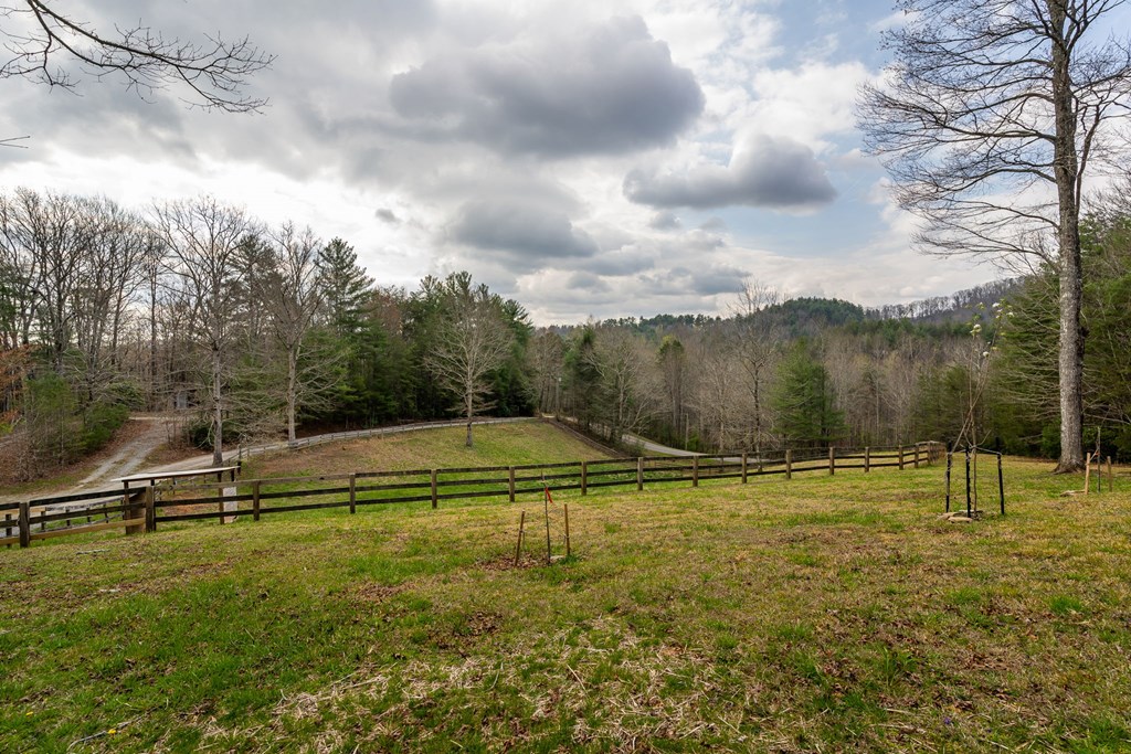 1132 Hells Hollow Road