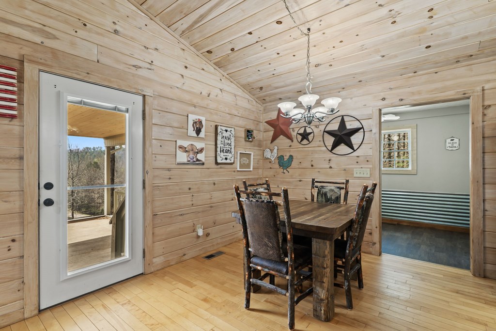 1132 Hells Hollow Road