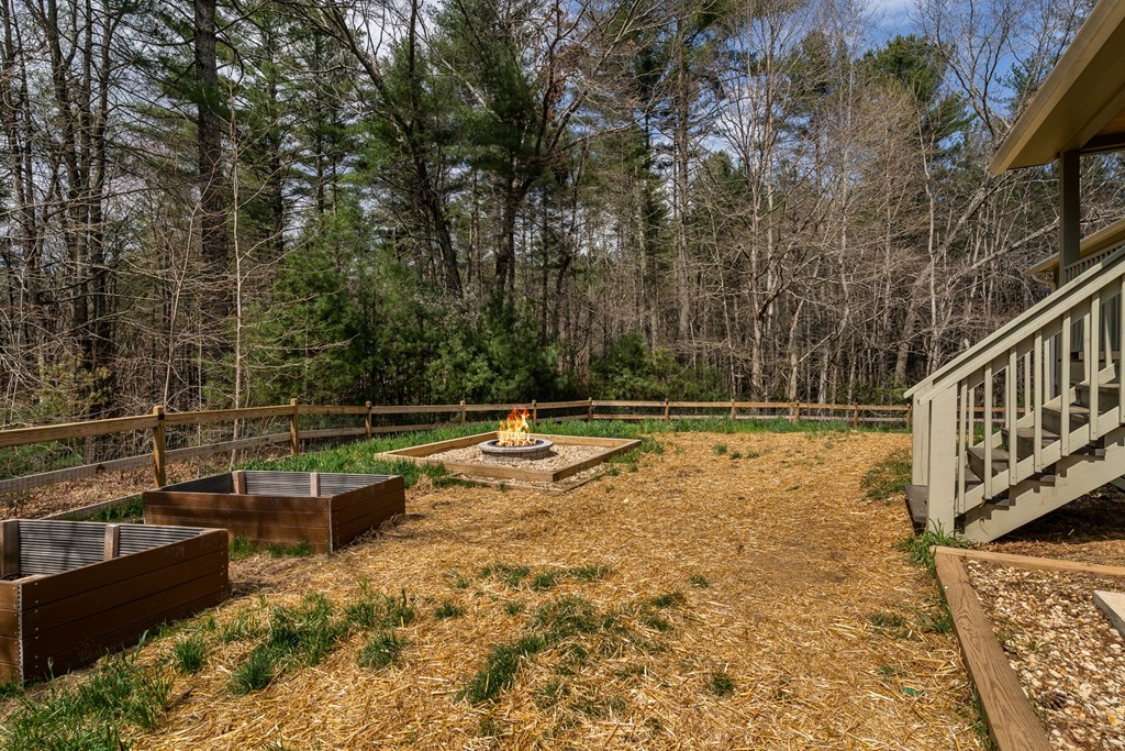 1132 Hells Hollow Road