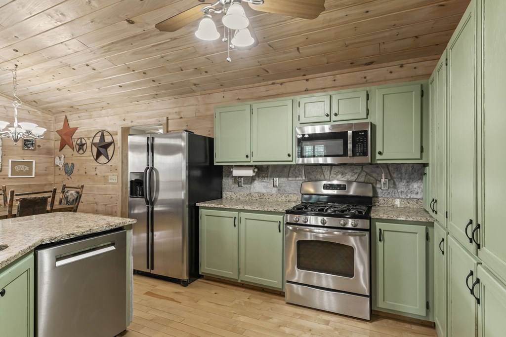 1132 Hells Hollow Road