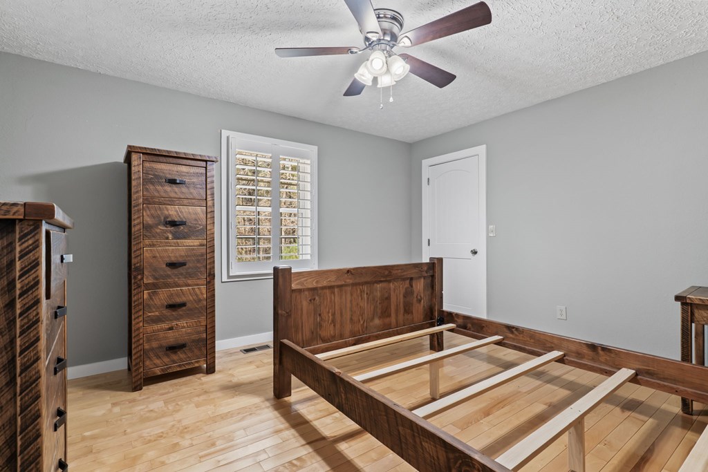 1132 Hells Hollow Road