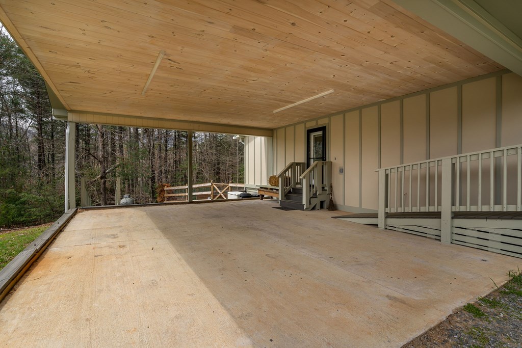 1132 Hells Hollow Road