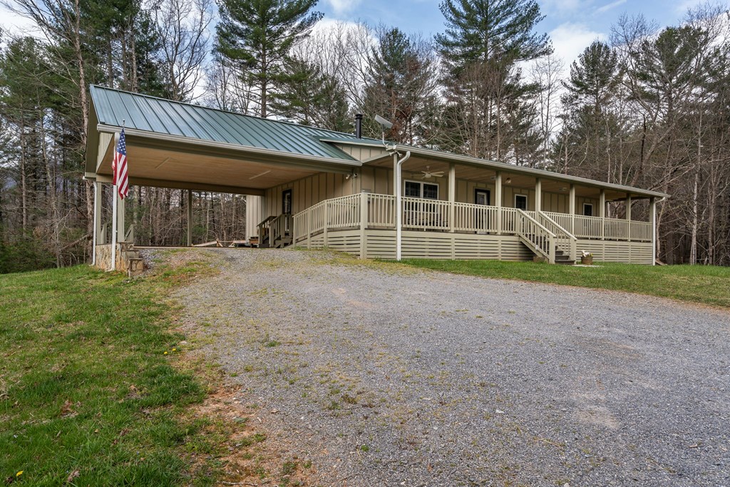 1132 Hells Hollow Road