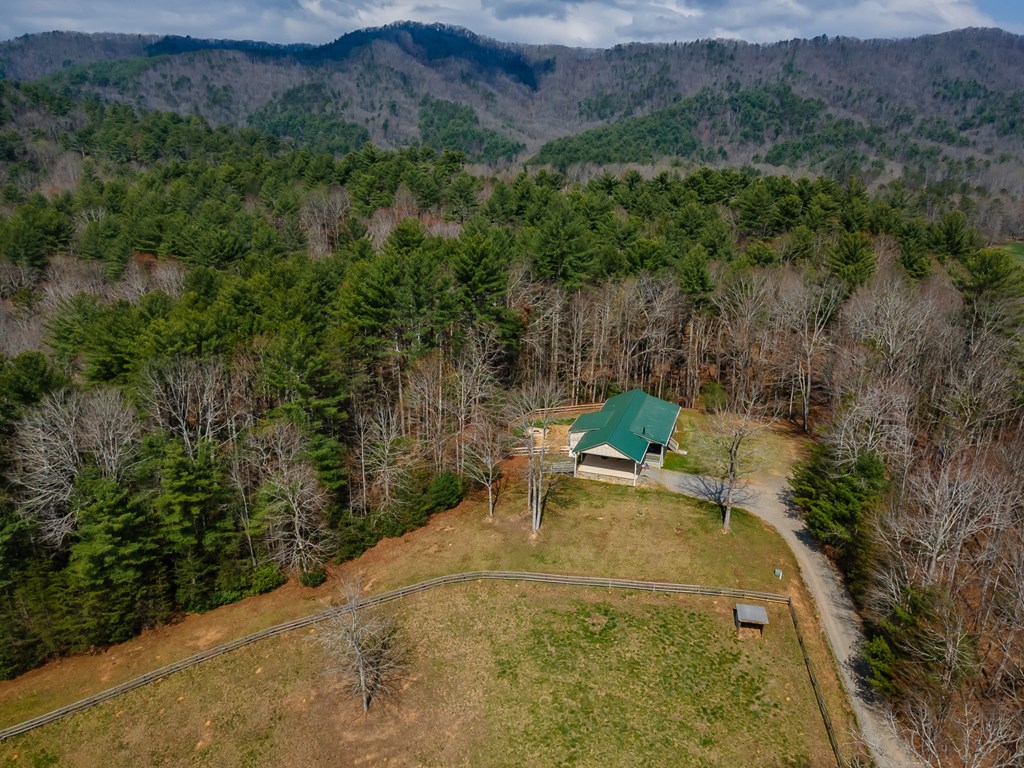 1132 Hells Hollow Road