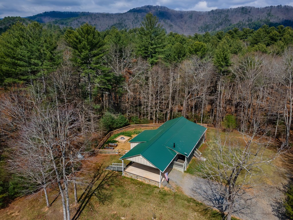 1132 Hells Hollow Road