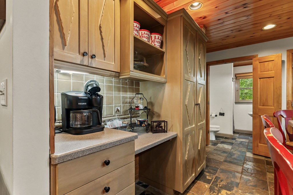 396 Mountain Tops Circle