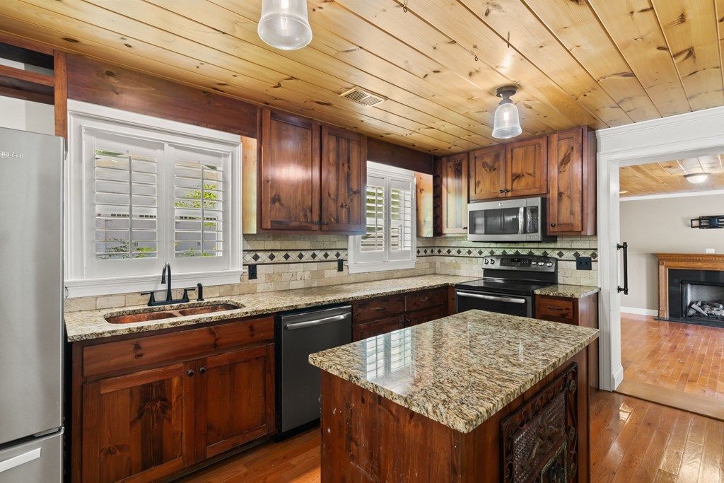 13224 Old Hwy 76