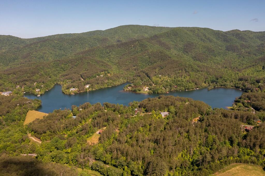 115 Lakeview Drive