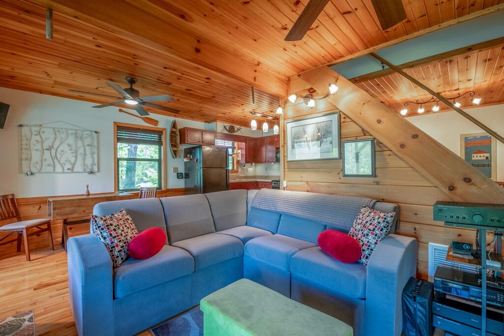 115 Lakeview Drive