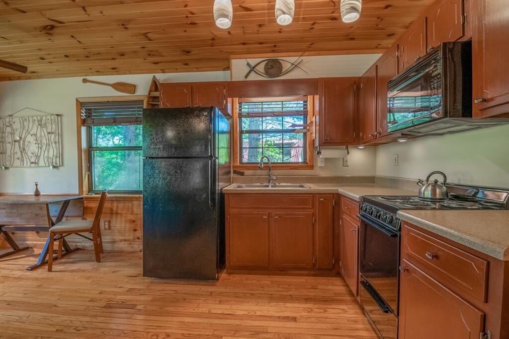 115 Lakeview Drive