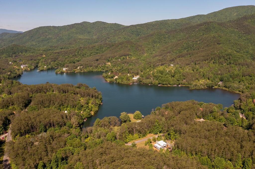 115 Lakeview Drive