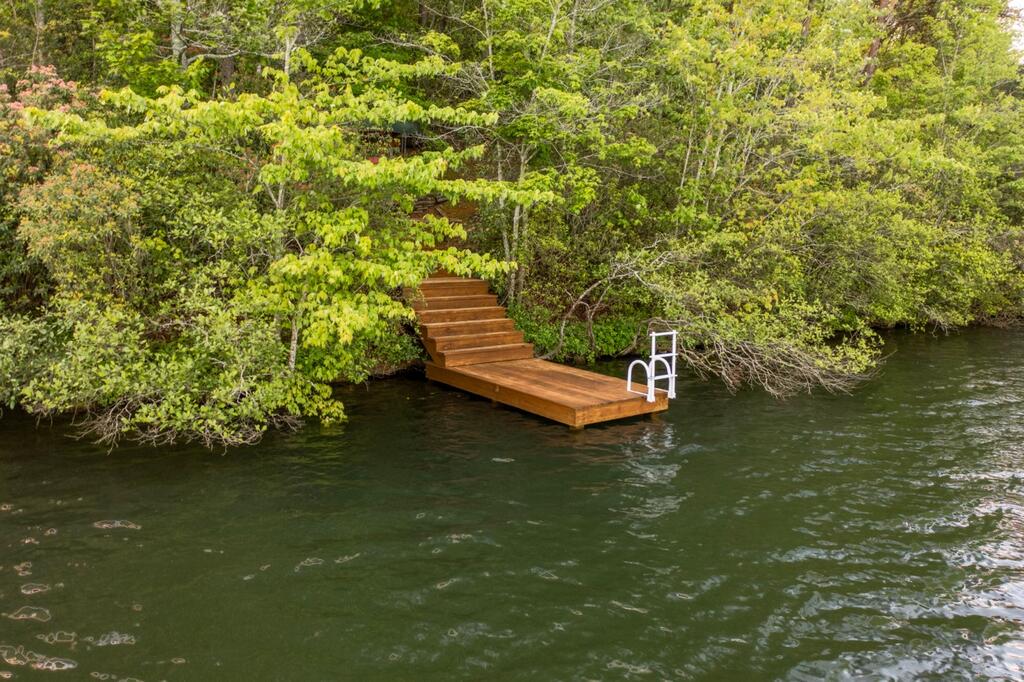 115 Lakeview Drive