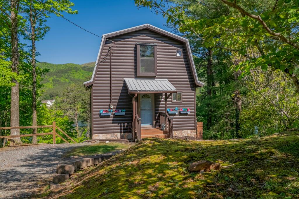 115 Lakeview Drive