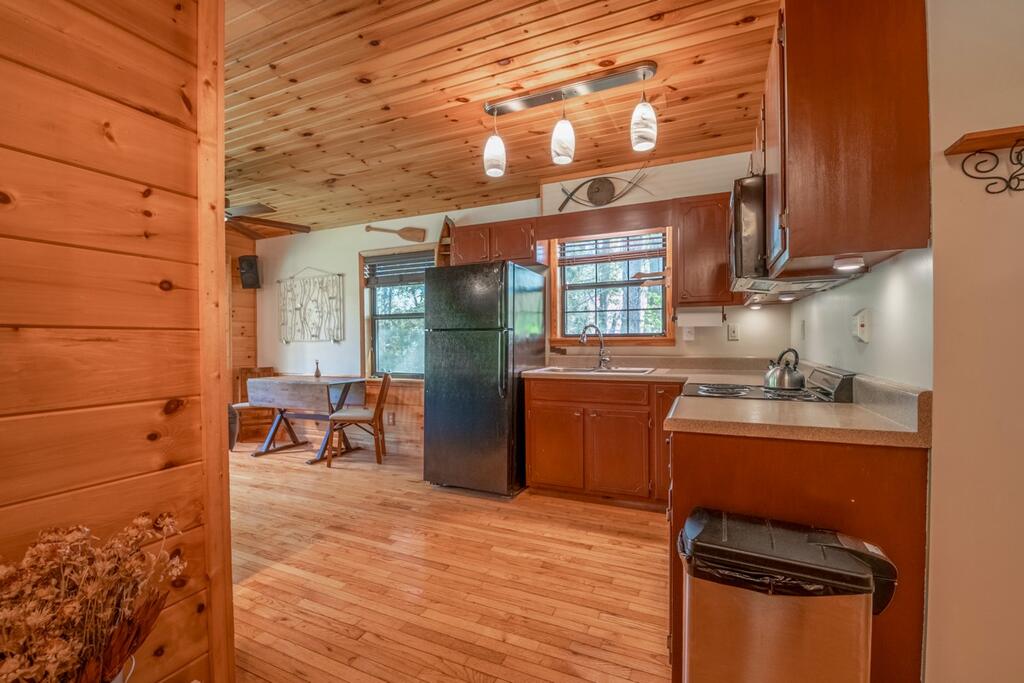 115 Lakeview Drive