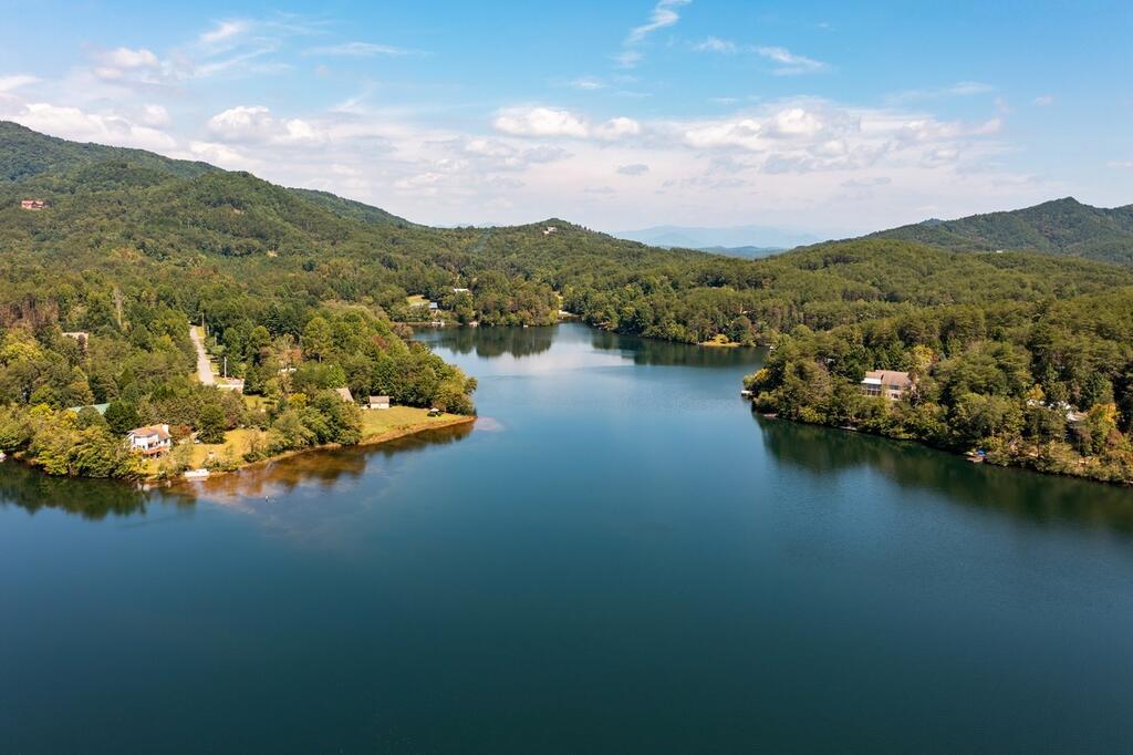 115 Lakeview Drive