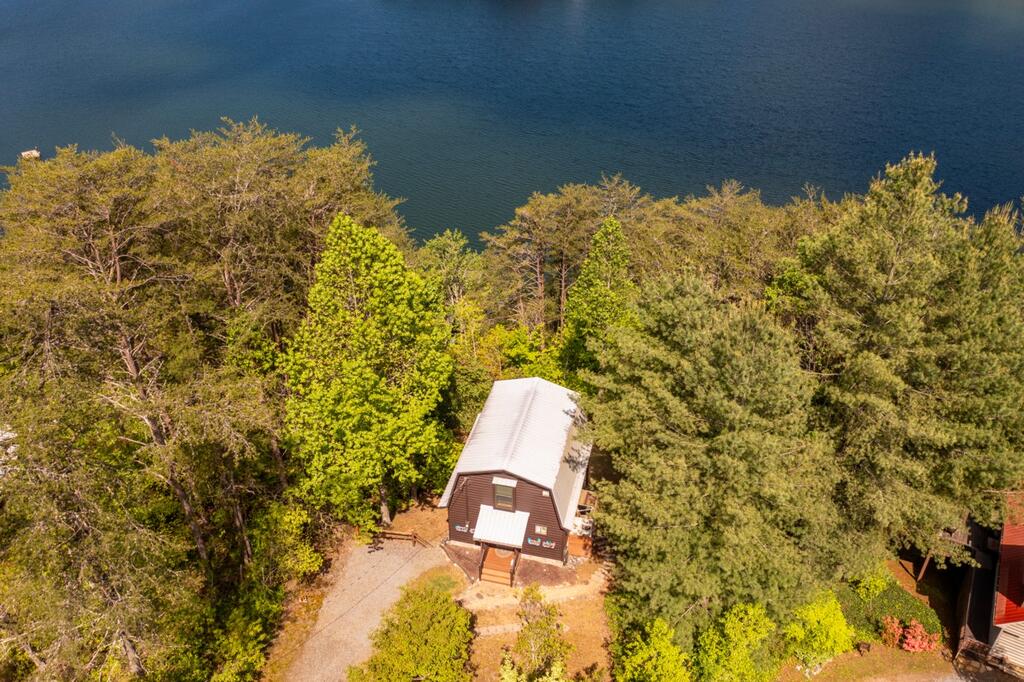 115 Lakeview Drive