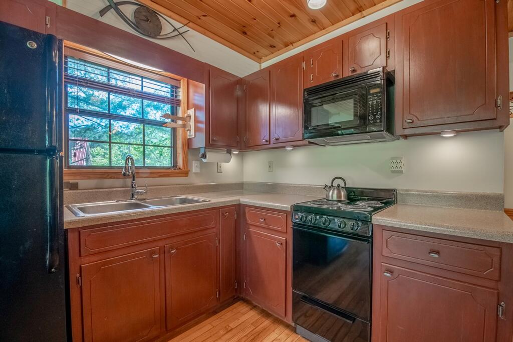 115 Lakeview Drive