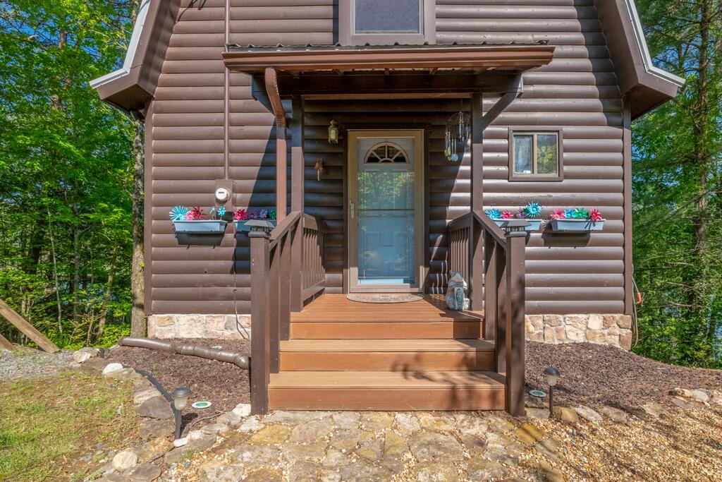 115 Lakeview Drive