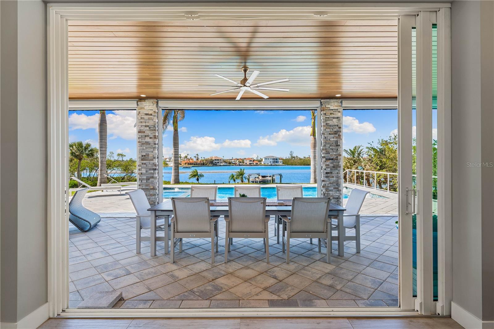 935 BAYSHORE RD