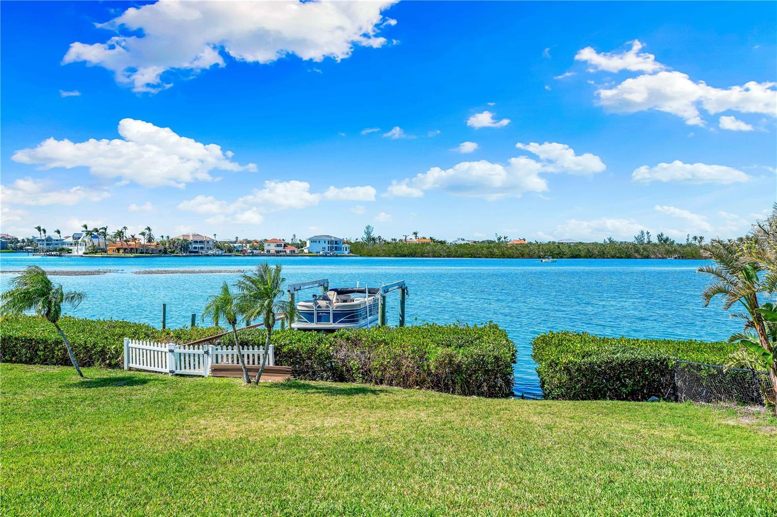 935 BAYSHORE RD