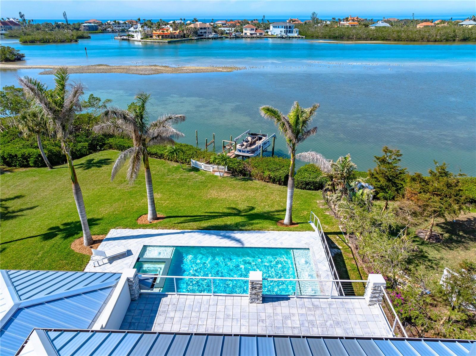 935 BAYSHORE RD