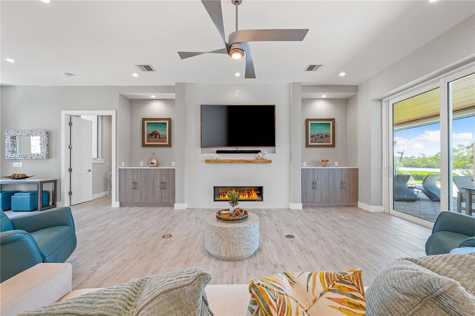 935 BAYSHORE RD