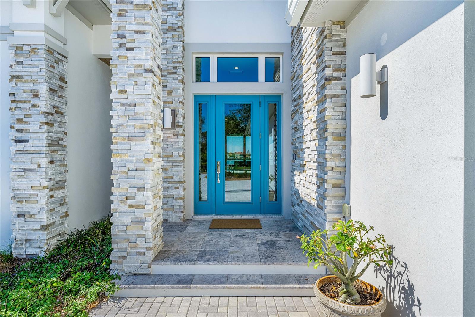 935 BAYSHORE RD