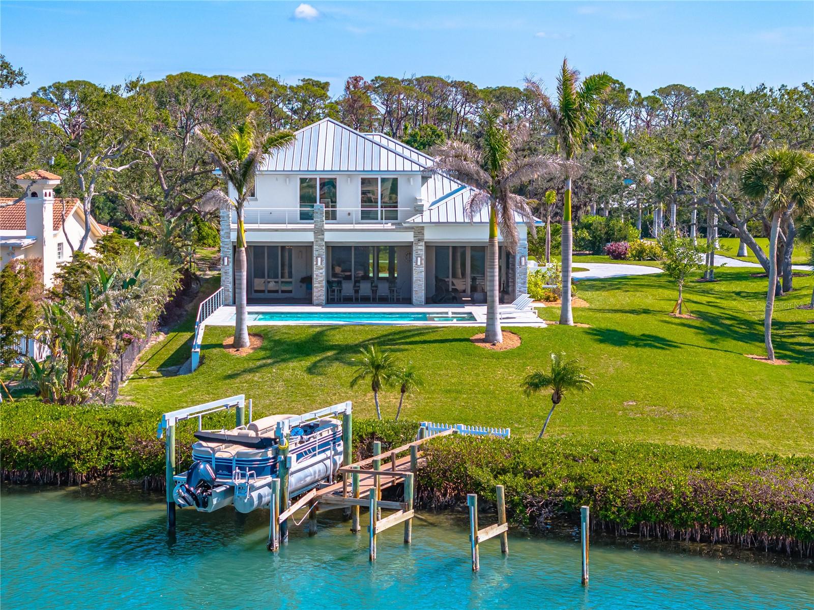 935 BAYSHORE RD