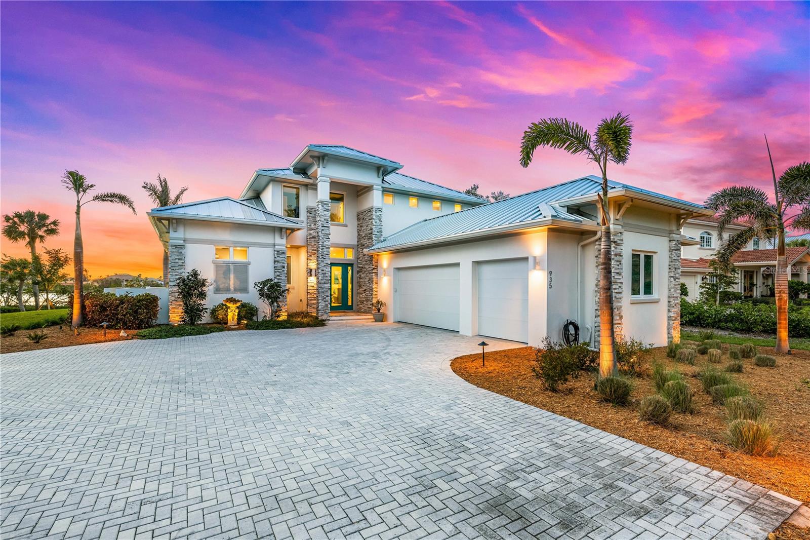 935 BAYSHORE RD