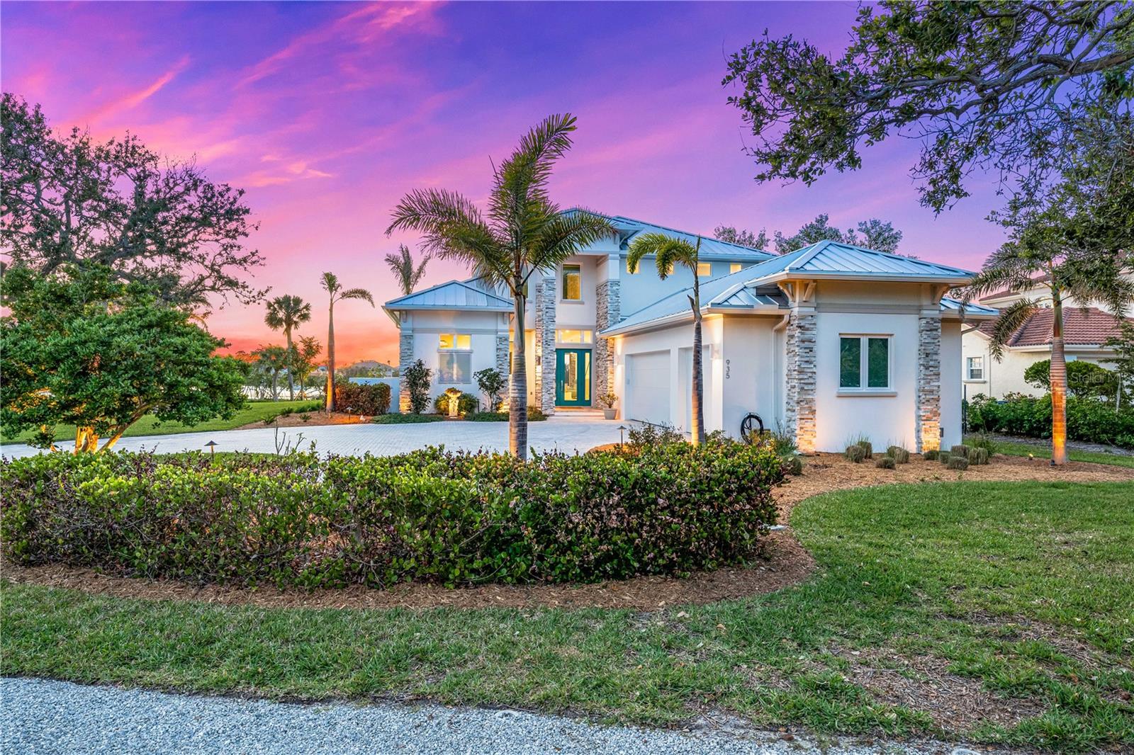 935 BAYSHORE RD