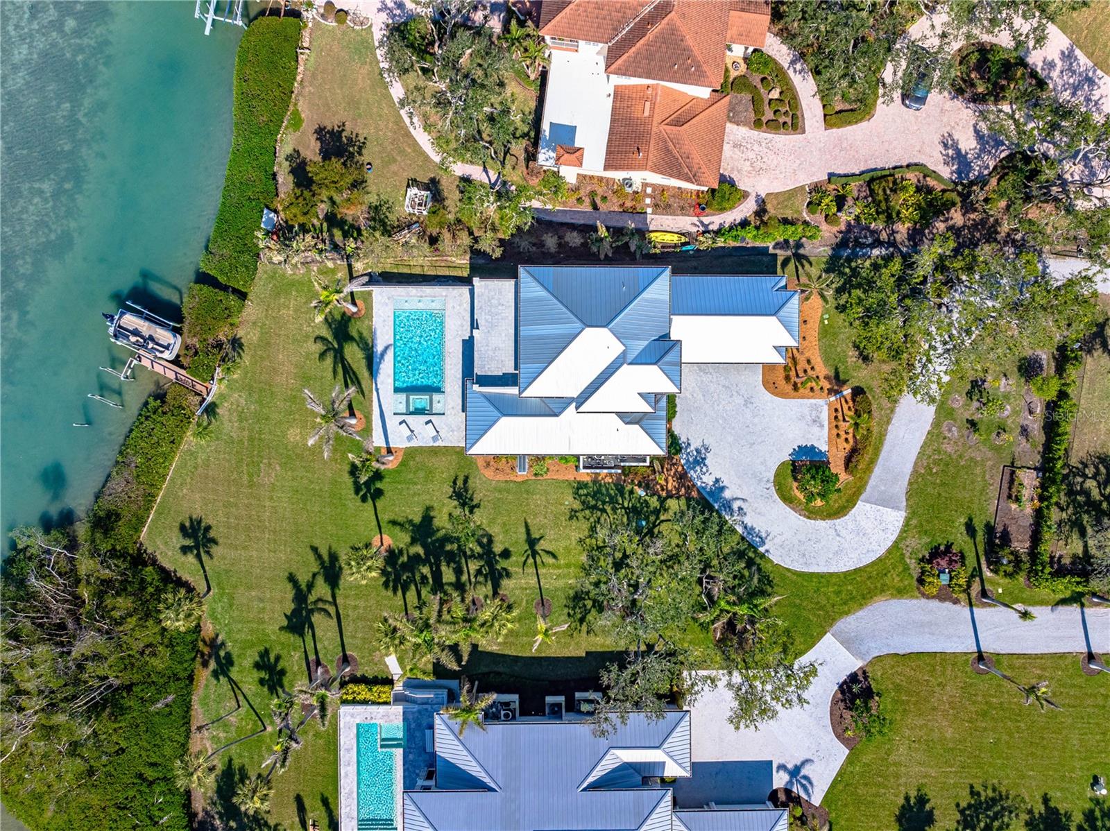 935 BAYSHORE RD