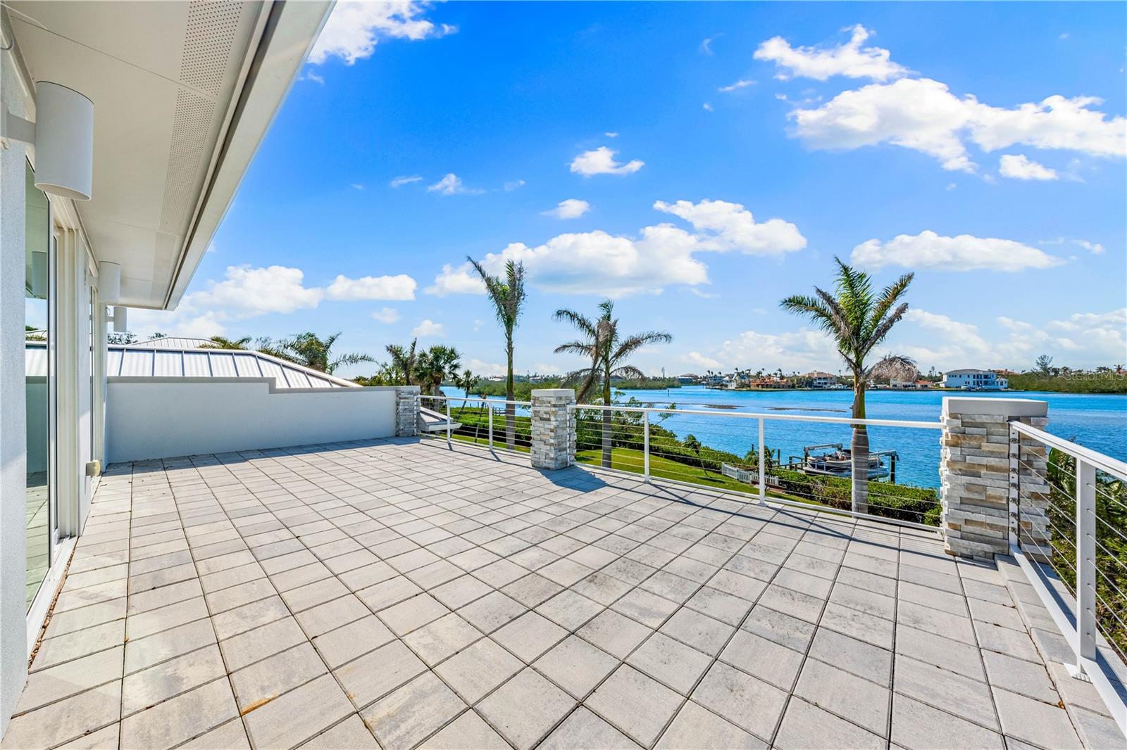 935 BAYSHORE RD