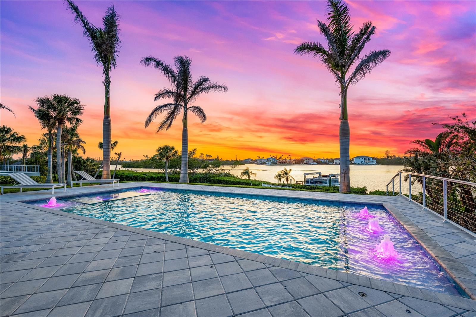 935 BAYSHORE RD