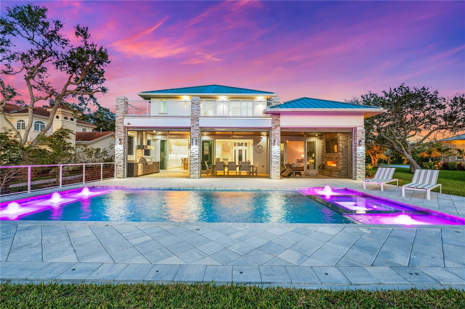 935 BAYSHORE RD