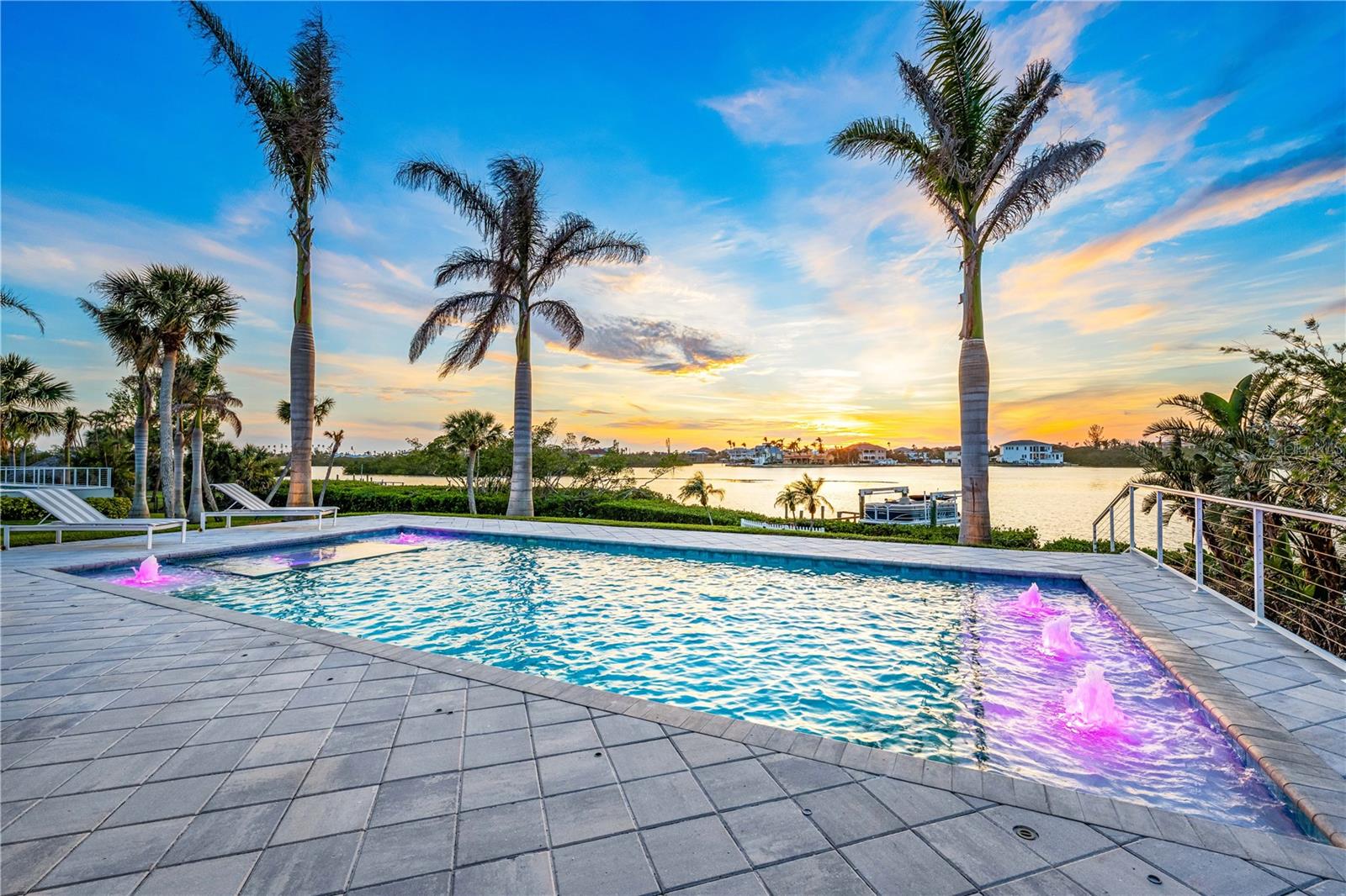 935 BAYSHORE RD