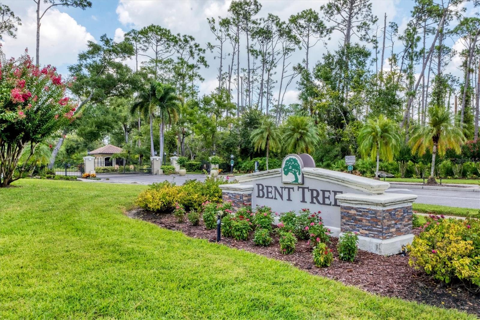 5037 WILLOW LEAF WAY