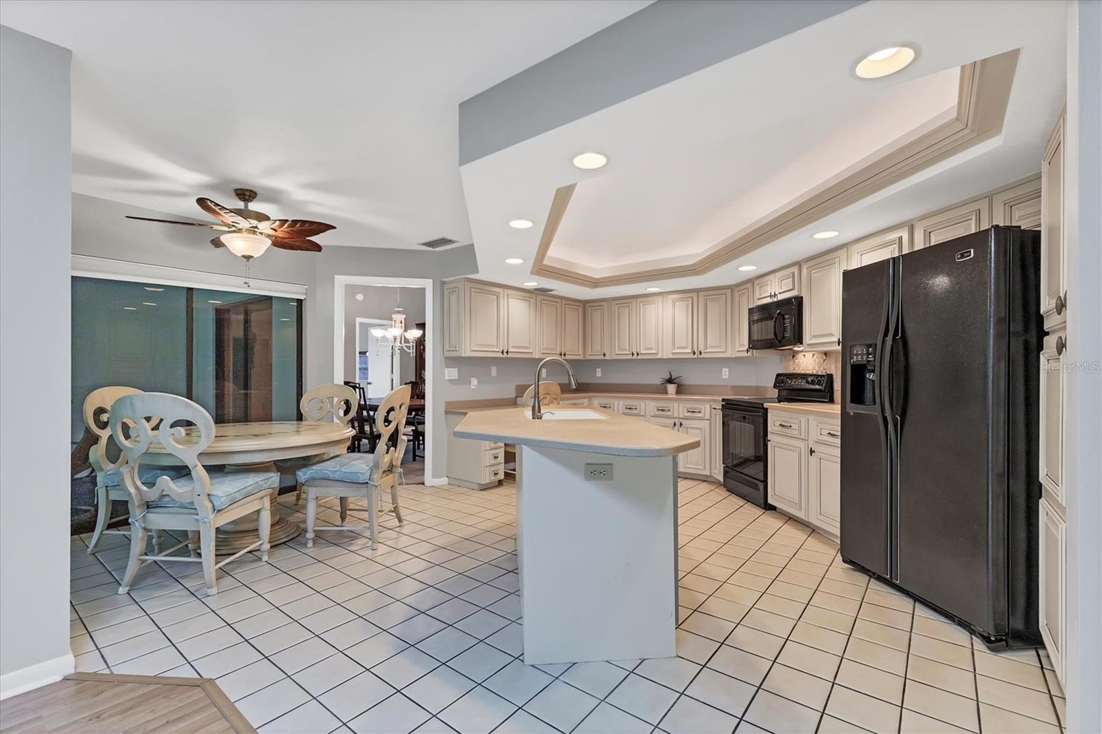 5037 WILLOW LEAF WAY