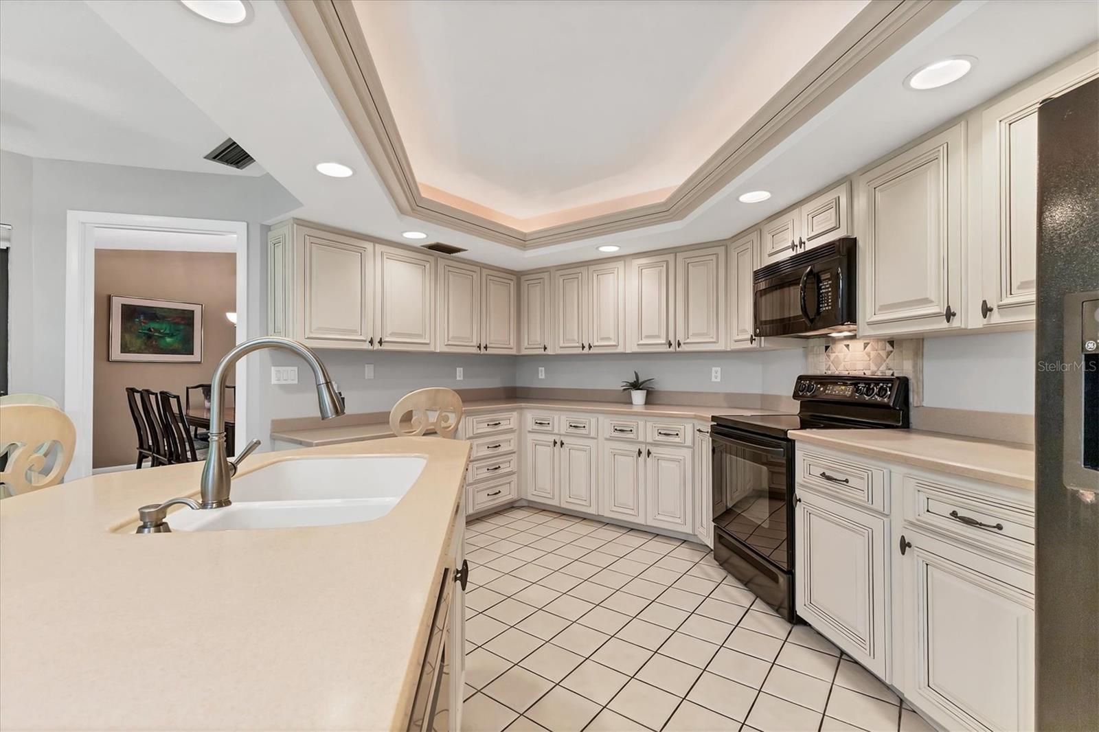 5037 WILLOW LEAF WAY