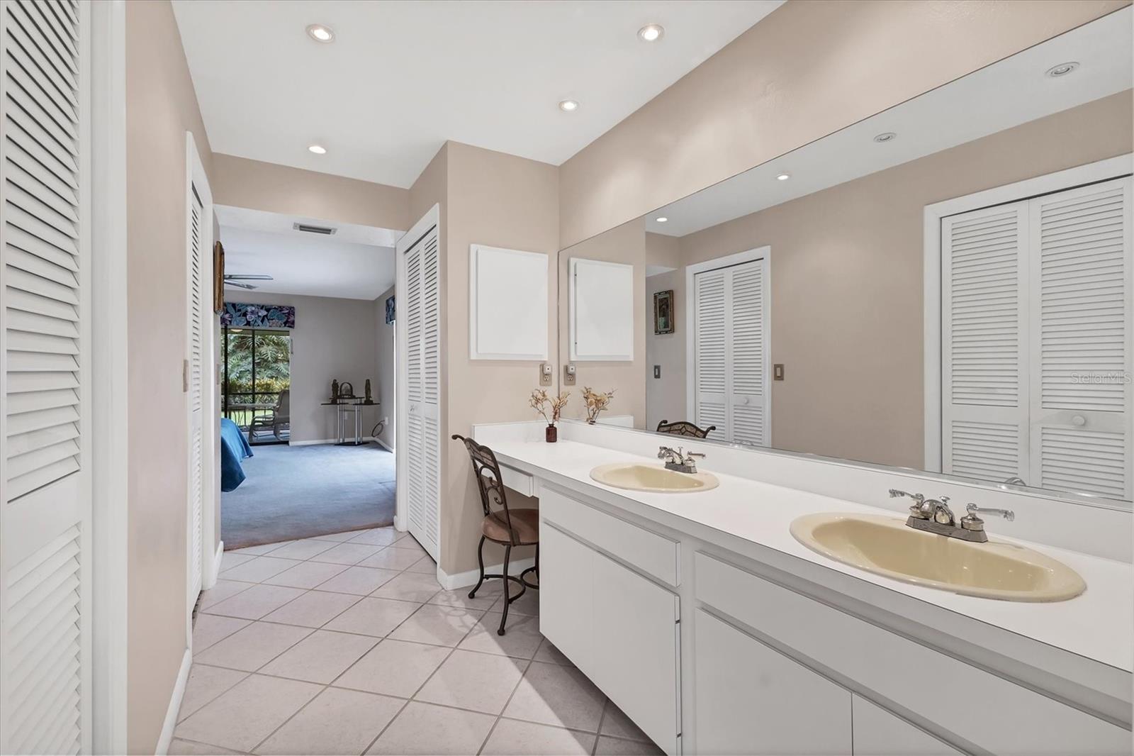 5037 WILLOW LEAF WAY