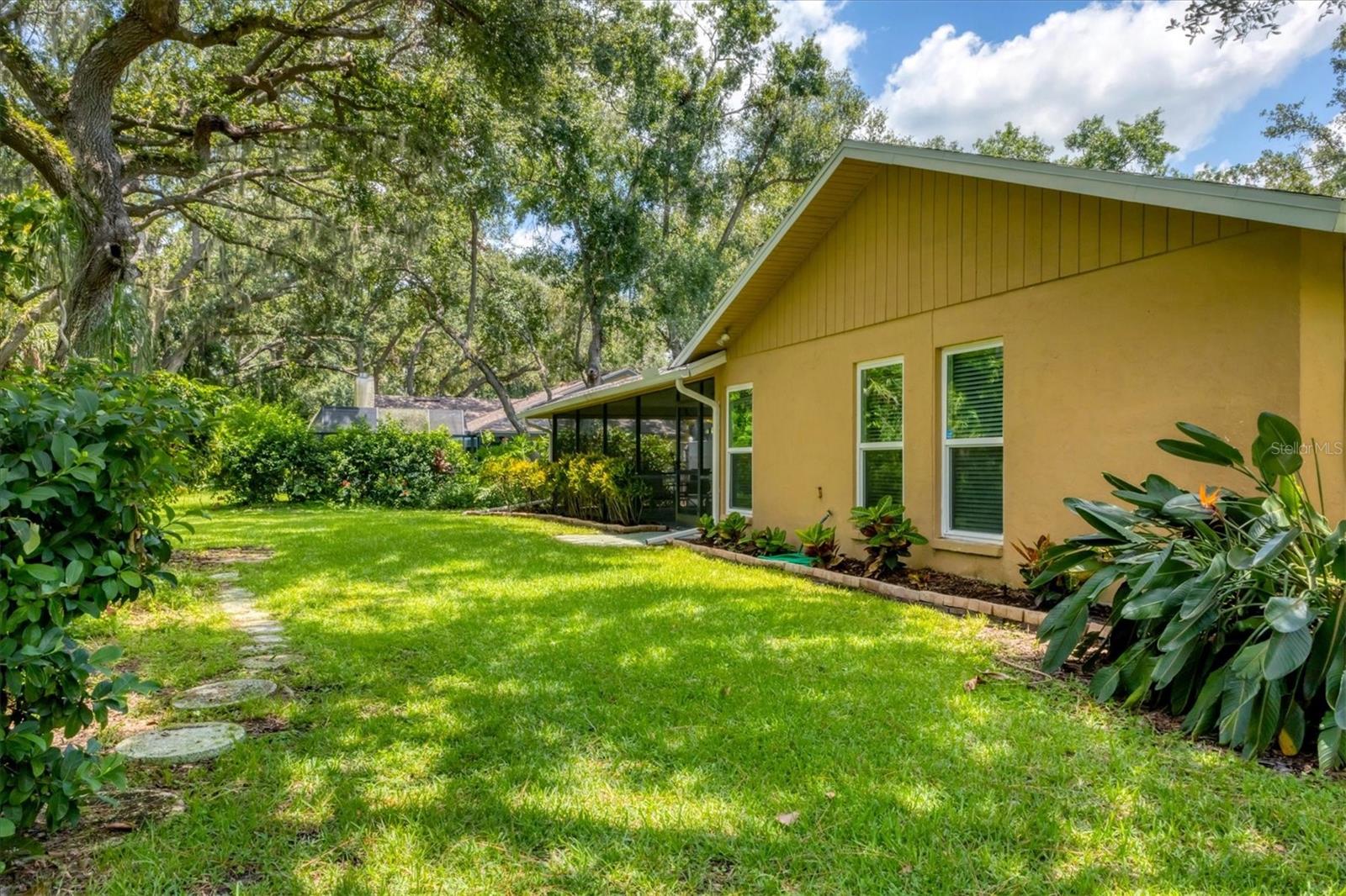 5037 WILLOW LEAF WAY