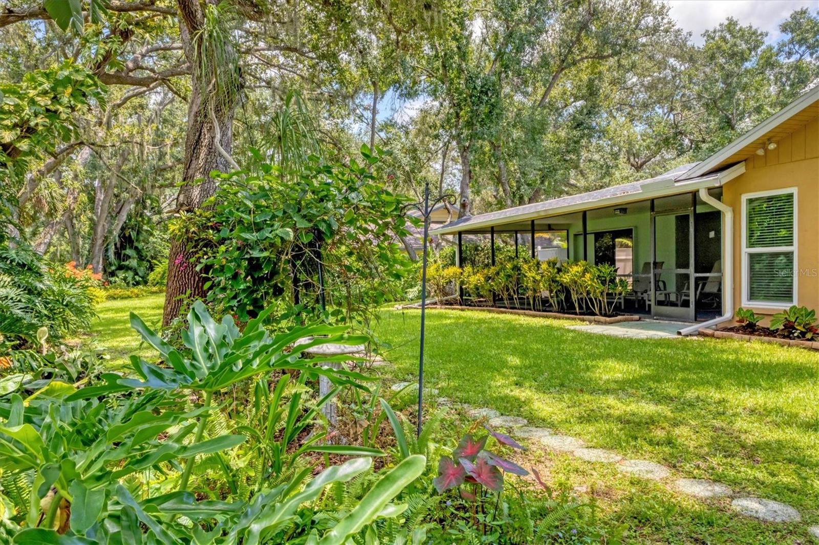 5037 WILLOW LEAF WAY