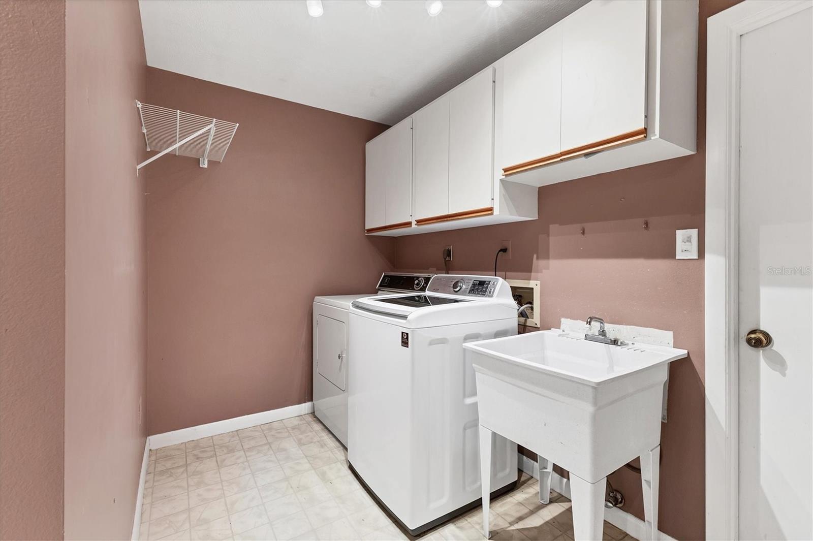 5037 WILLOW LEAF WAY