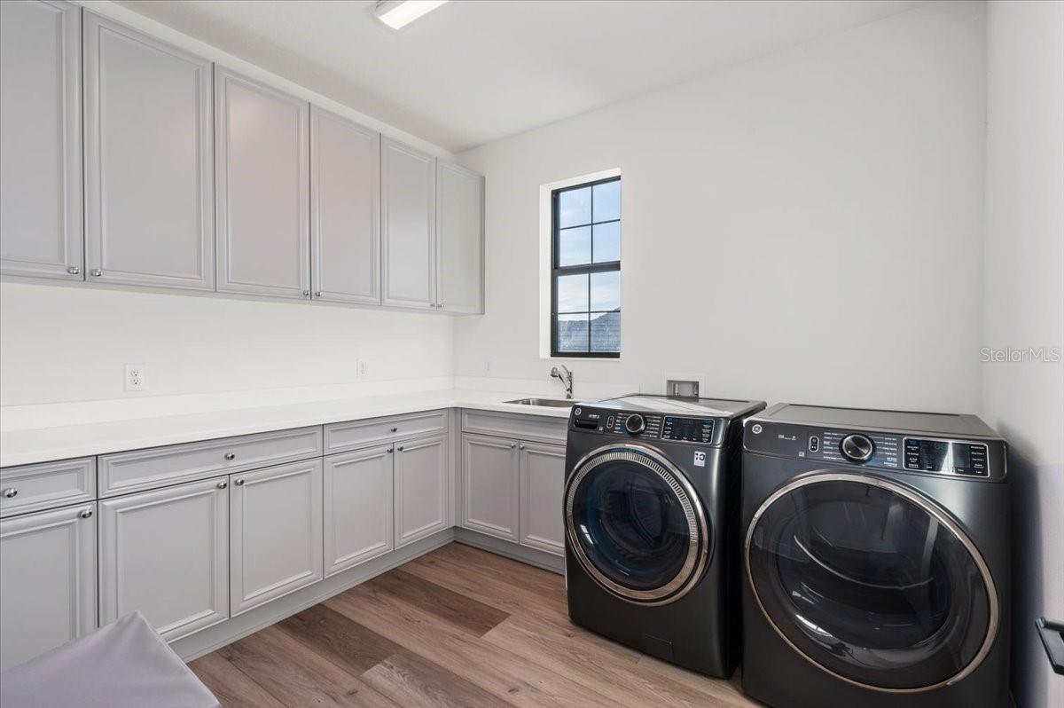 6349 ISLA DEL RAY AVE