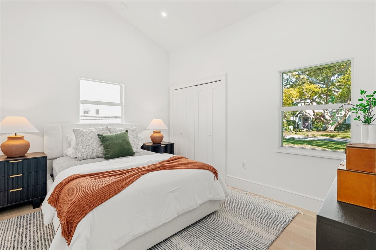 1834 BOUGAINVILLEA ST