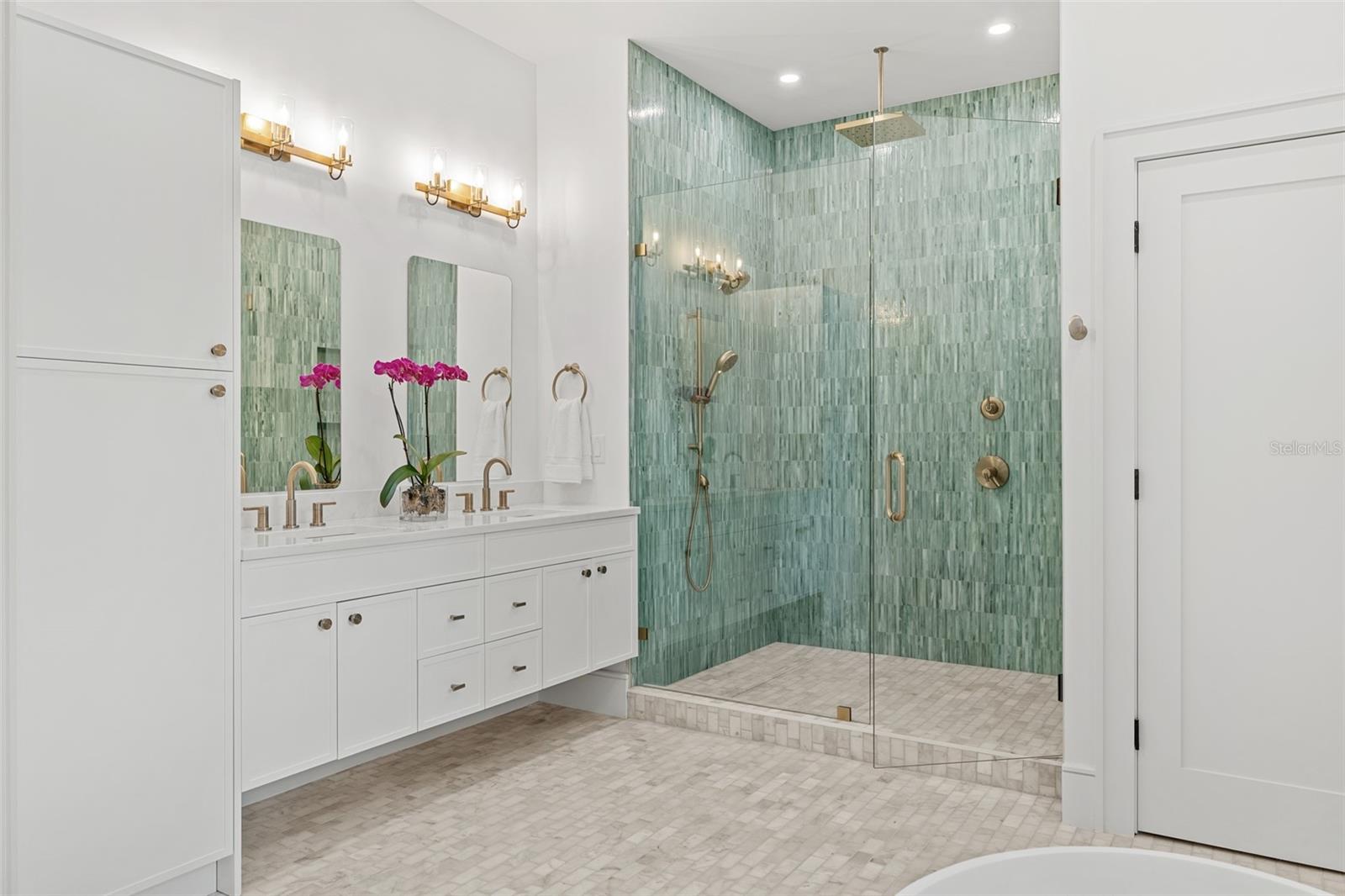 1834 BOUGAINVILLEA ST