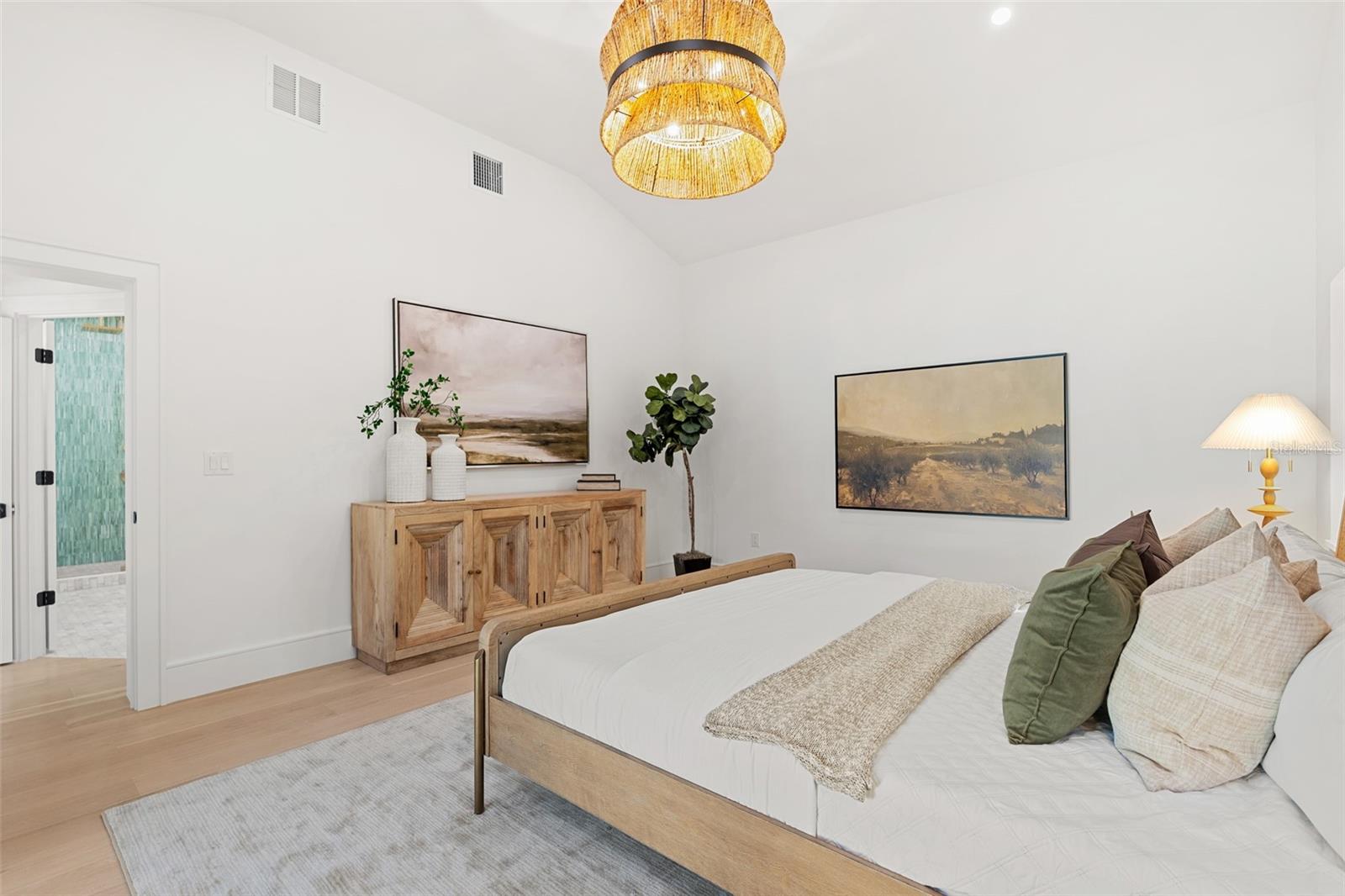 1834 BOUGAINVILLEA ST